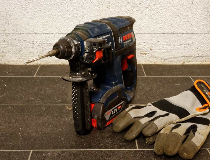 Staying Safe Around Power Tools: Tips and Tricks